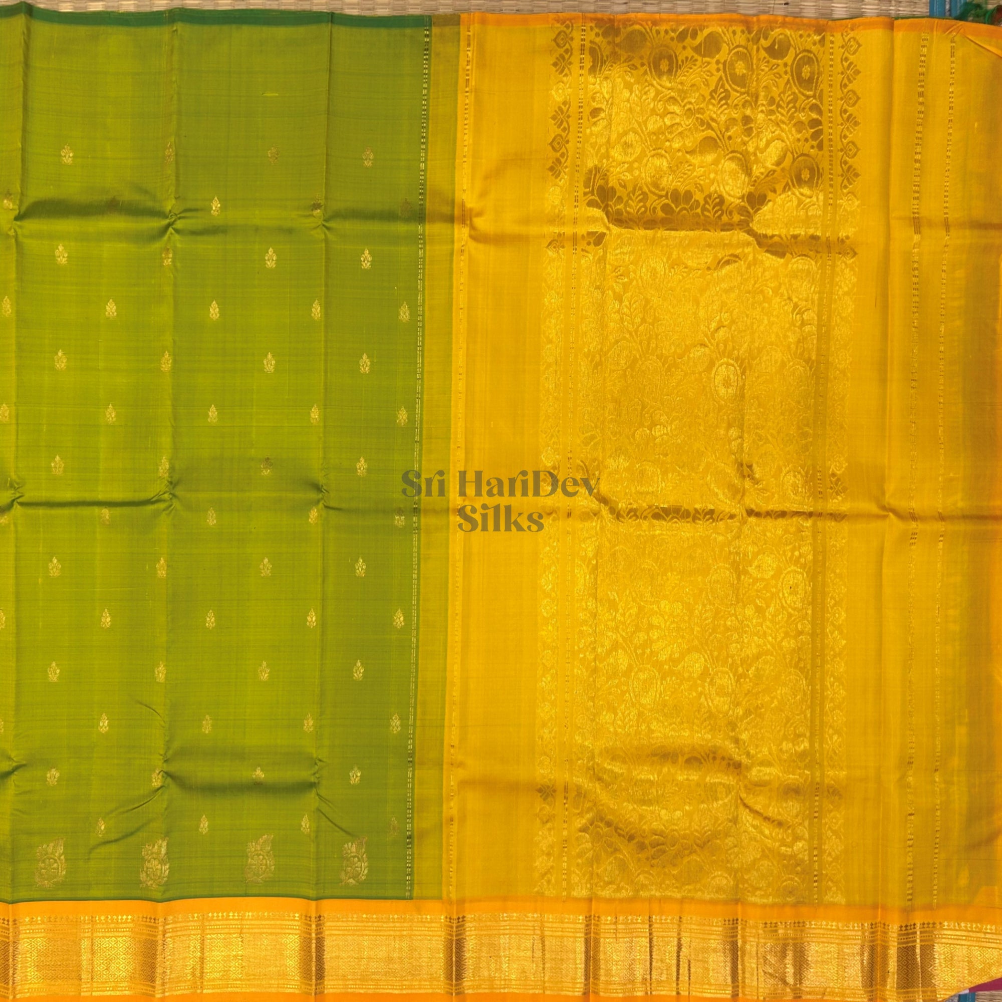 SHS8772 Kanchipuram OneSide Border Saree